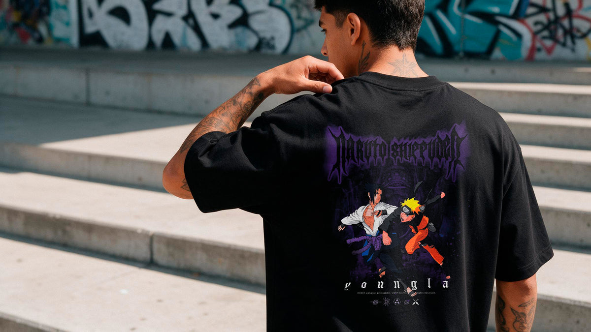 Polera negra SizeLux con Naruto vs Sasuke
